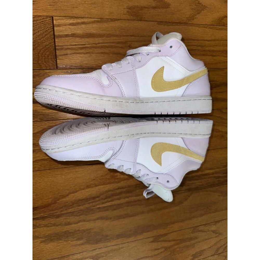 Nike Air Jordan 1 Low 'Barely Grape Purple Women's sneakers sz 9.5 - Picture 3 of 7